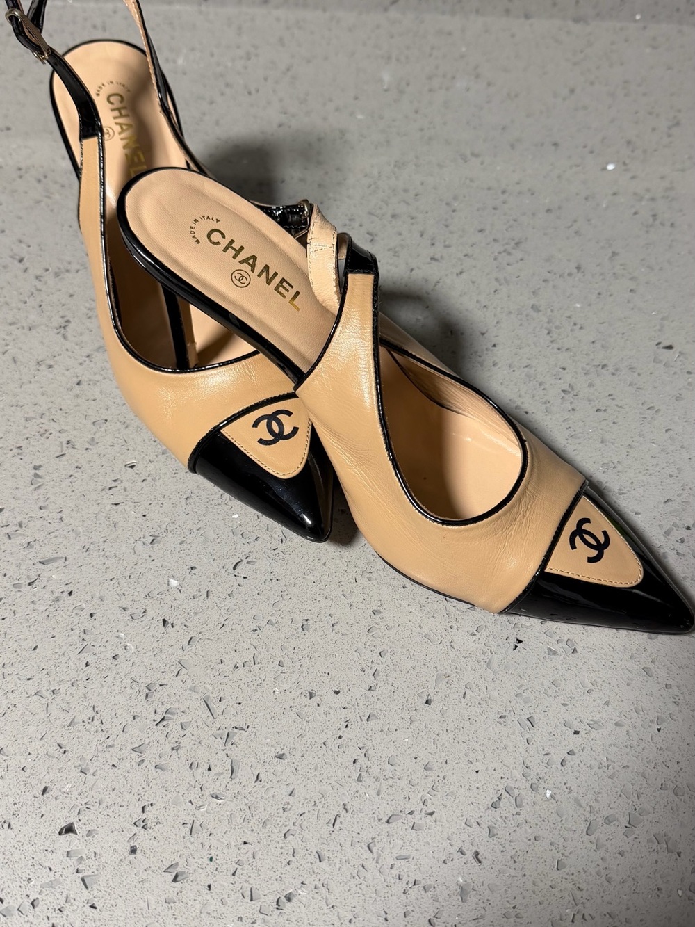 CHANEL Beige Leather and Black Patent Slingback Pumps